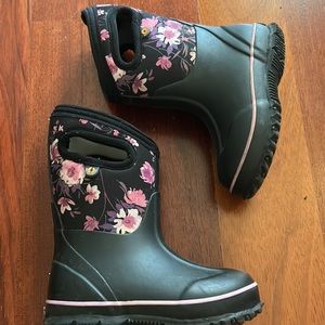 Girls Bogs winter boots